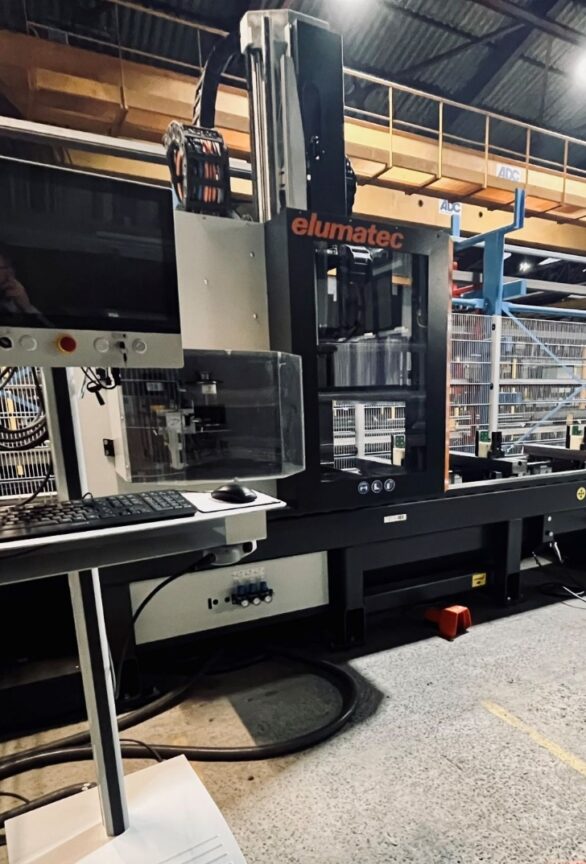 machine Elumatec